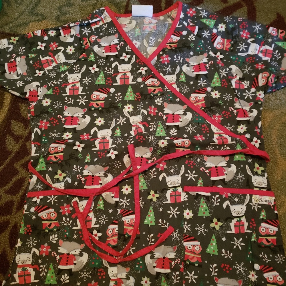 UA Christmas top xs